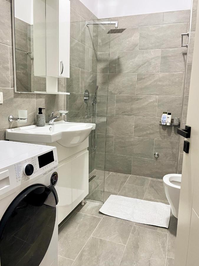 Home Inn Apartment Near City Center Тирана Екстериор снимка