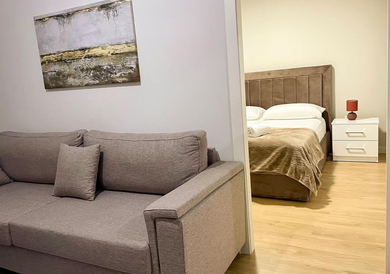 Home Inn Apartment Near City Center Тирана Екстериор снимка