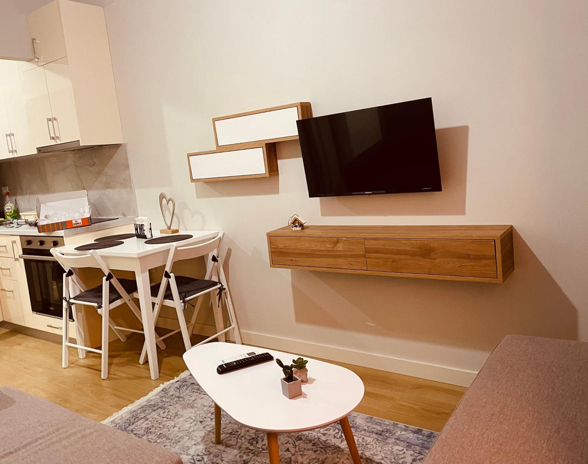 Home Inn Apartment Near City Center Тирана Екстериор снимка
